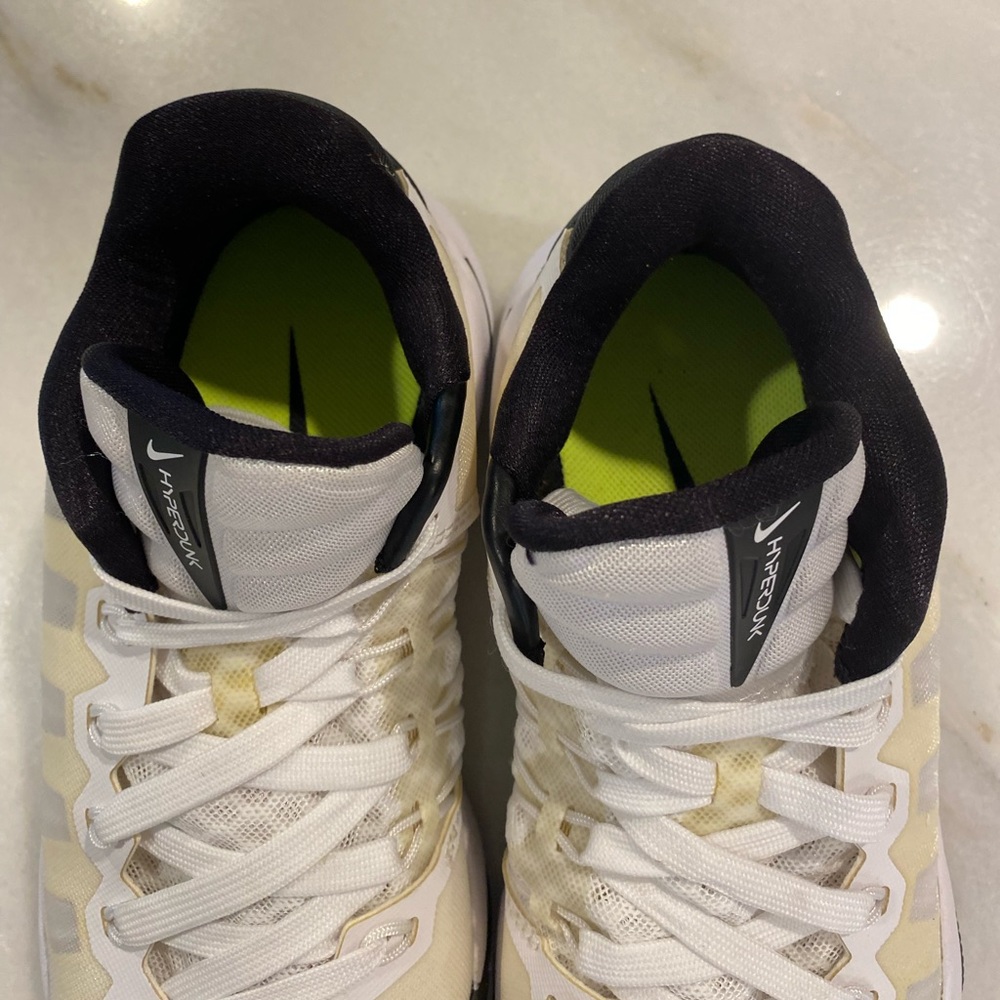 Nike Hyperdunks - Picture 7 of 8